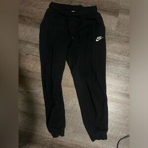 Black Nike sweatpants women